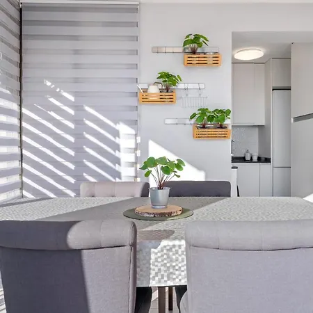 Apartment Infinity *